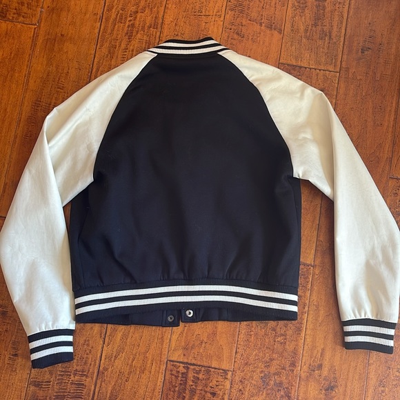 Forever 21 jacket. Black and cream. Size small. In good condition. - Picture 3 of 6